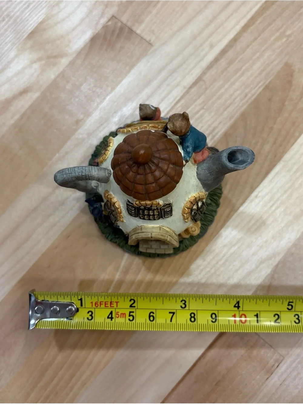 DEZINE-Charming Miniature Teapot-w/Mice-“MOUSSY LODGE”